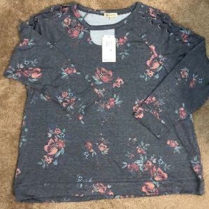 New Democracy Women’s Top